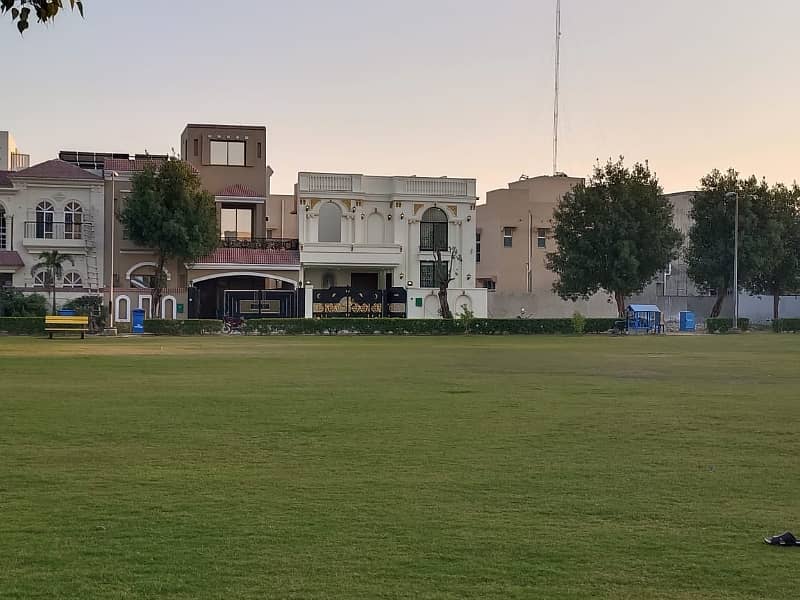 8 Marla Facing Park House For Sale Bahria Nasheman 2