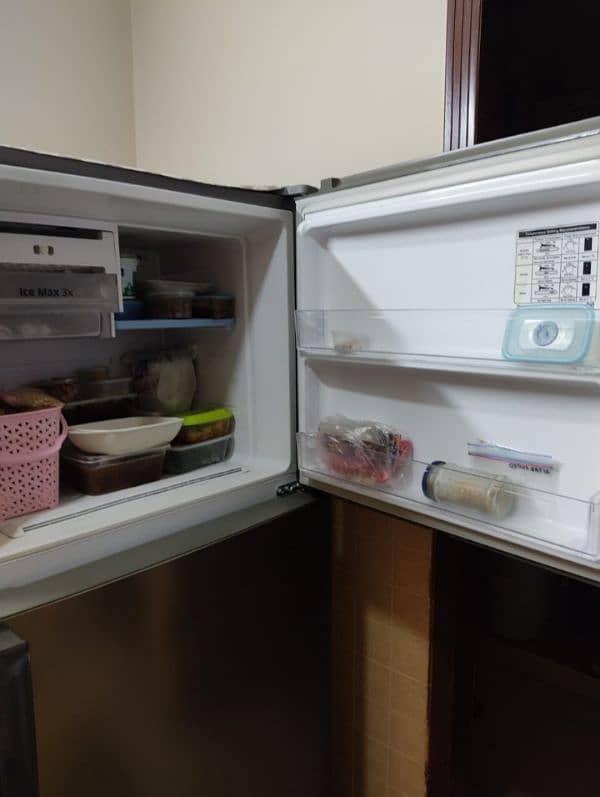 Samsung Refrigerator with Digital Inverter Compressor 1