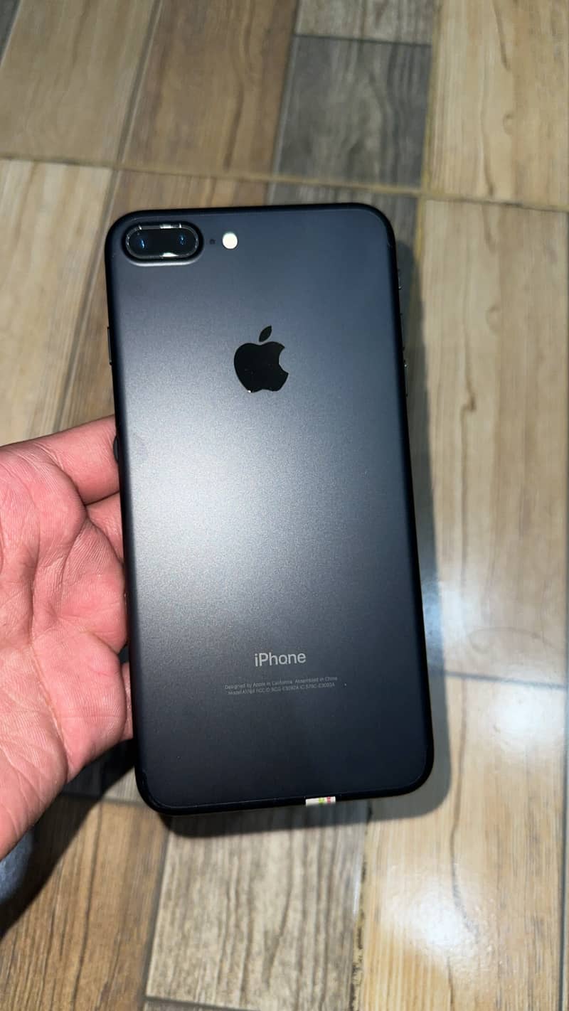 Apple iPhone 7 Plus 0