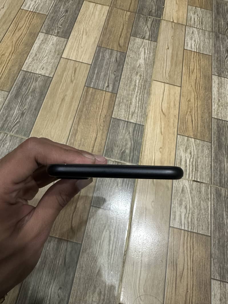 Apple iPhone 7 Plus 6