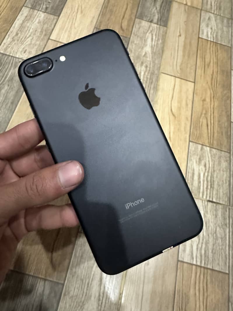 Apple iPhone 7 Plus 9