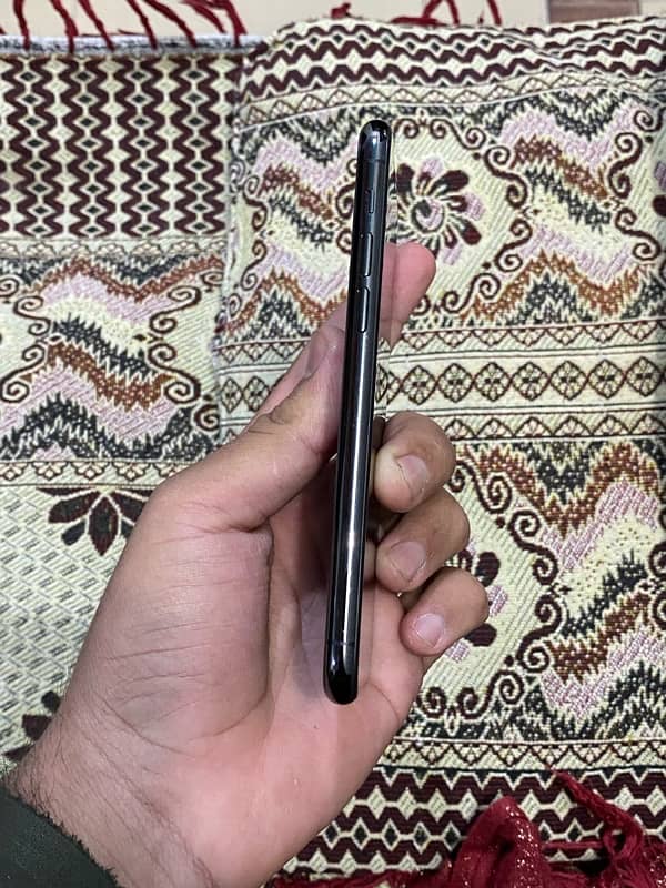 iphone 11 pro jv 256gb non pta nok active 95% BH 1