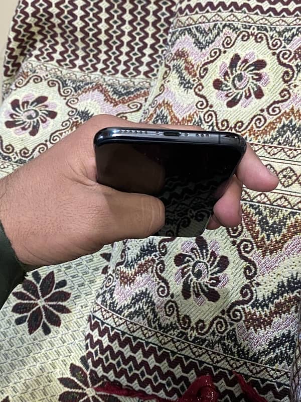 iphone 11 pro jv 256gb non pta nok active 95% BH 4