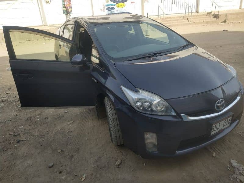 Toyota Prius 2015 Urgent sale 1