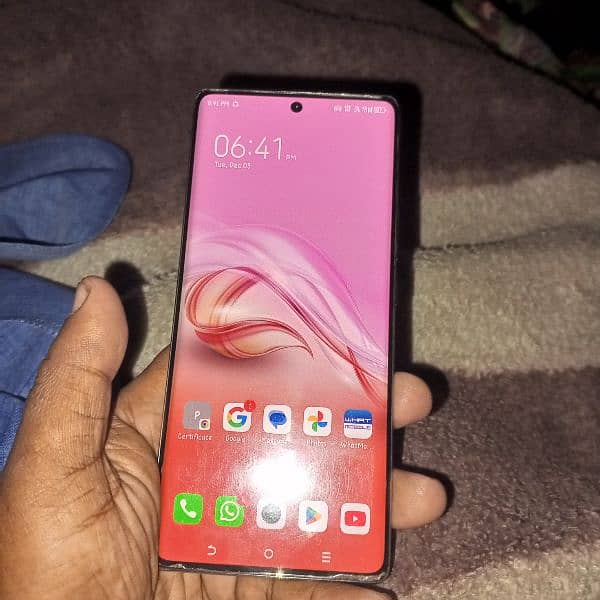 Tecno spark 20 pro plas 8+256 GB 3