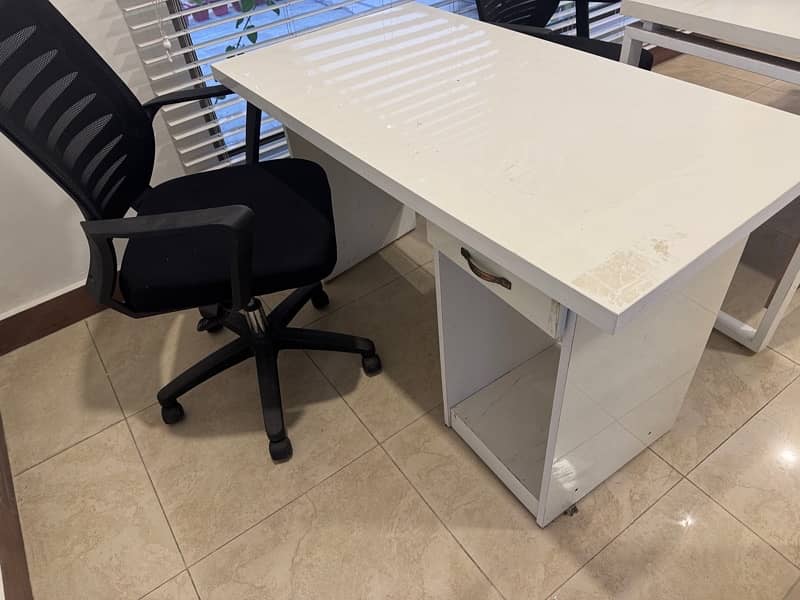 Executive White Computer Table with Chair 4