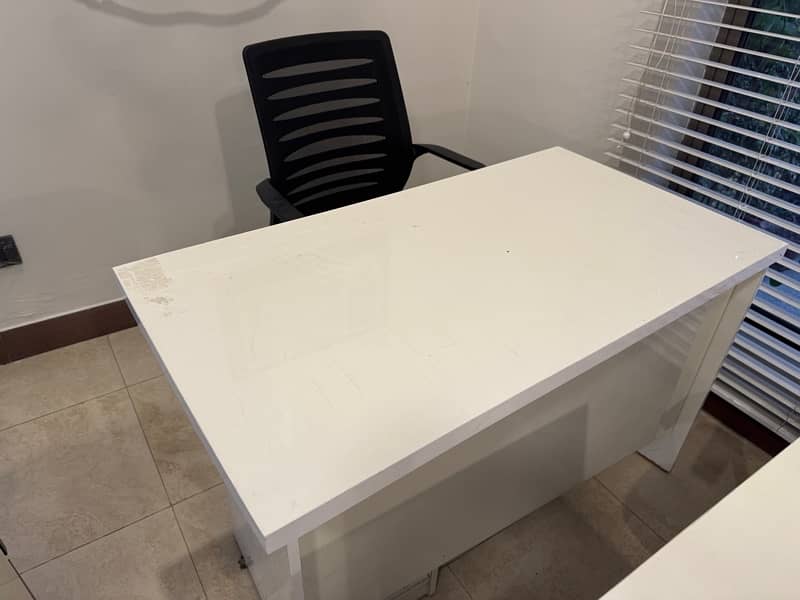 Executive White Computer Table with Chair 5