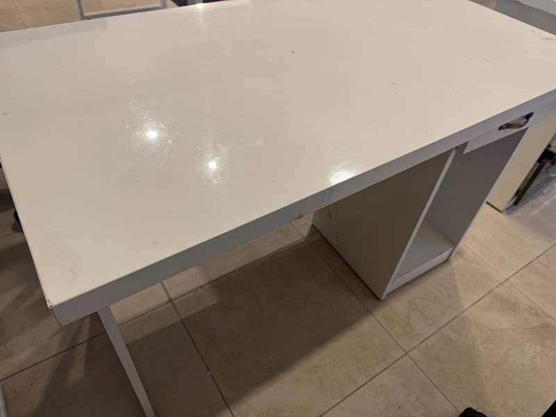 Executive White Computer Table with Chair 6