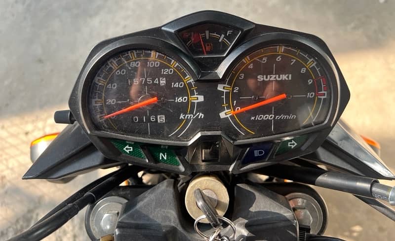 Suzuki GR 150 Black 8