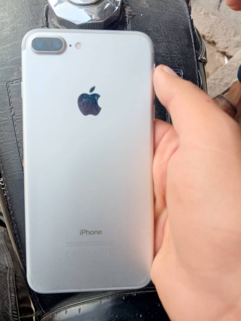 Apple iPhone 7 Plus 0