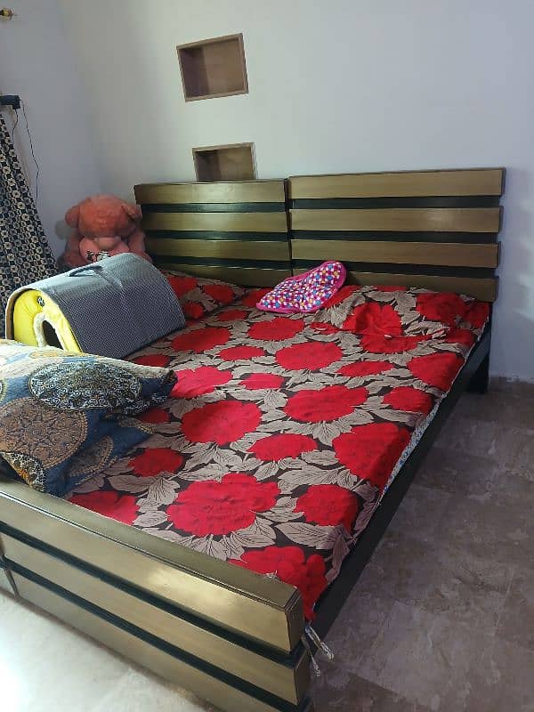 2 Sngle bed wooden in best condition. less use 3