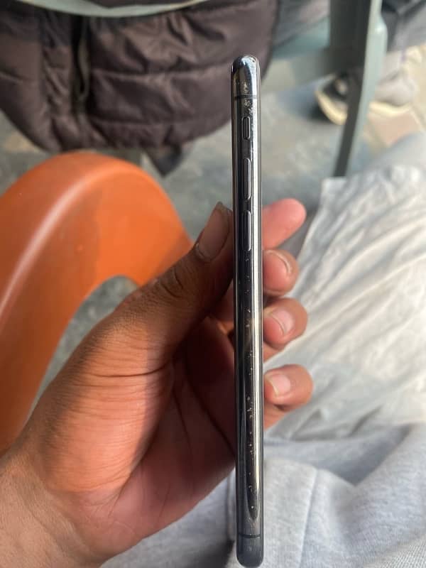 iPhone X (256GB) in Excellent Condition – Urgent Sale! 7