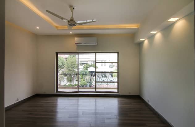 1 Kanal Lavish Upper Portion On Top Location For Rent In DHA Phase 6 Lahore 10