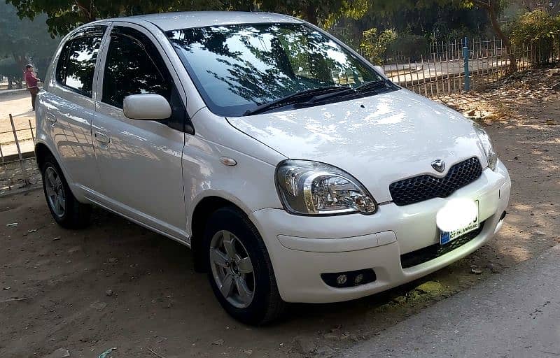 Toyota Vitz 2004 1