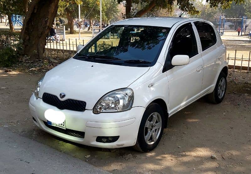 Toyota Vitz 2004 3