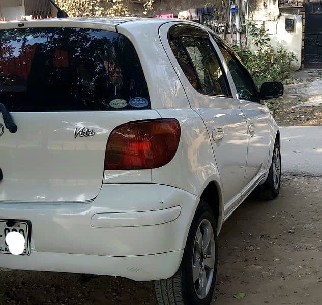 Toyota Vitz 2004 4