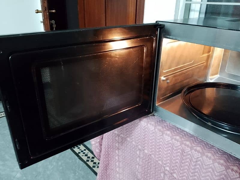 National Microwave 2in1 40 ltr 4