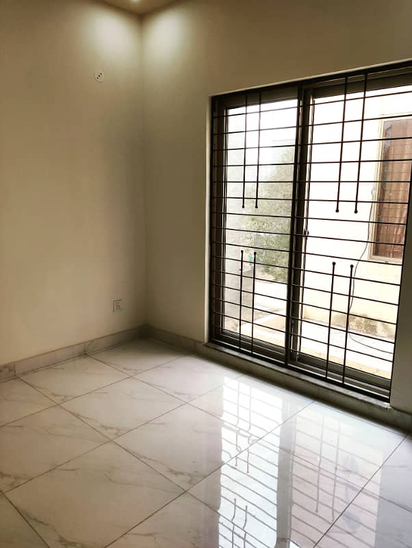 NEAR TO PARK BRAND NEW MODERN HOUSE MOST BEAUTIFUL PRIME LOCATION FOR SALE IN NEW LAHORE CITY PH 2 C BLOCK. 1