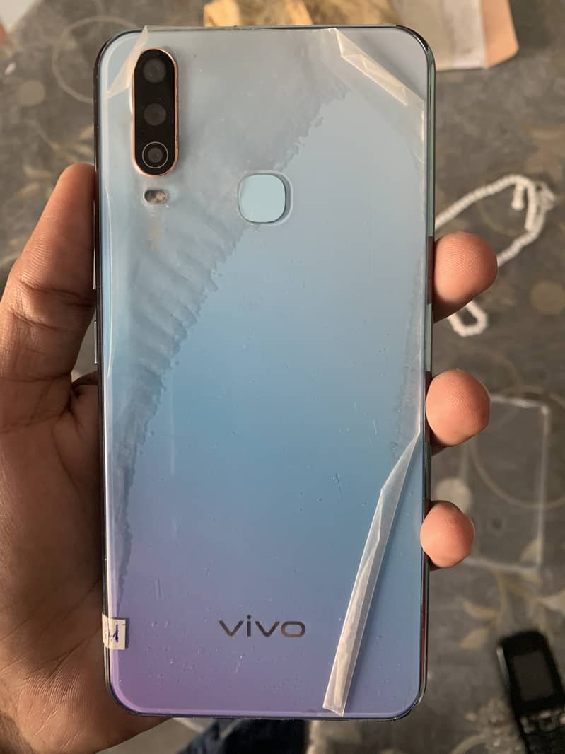 Vivo Y17 1