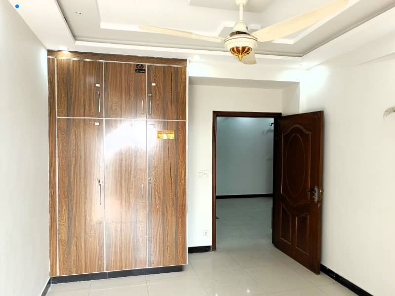 2 BEDROOM LIKE A BRNAD NEW APARTMENT FOR RENTIN BAHRIA TOWN LAHORE 15