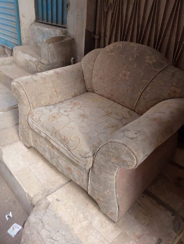 sofa set & kitchen table or cabnit 0