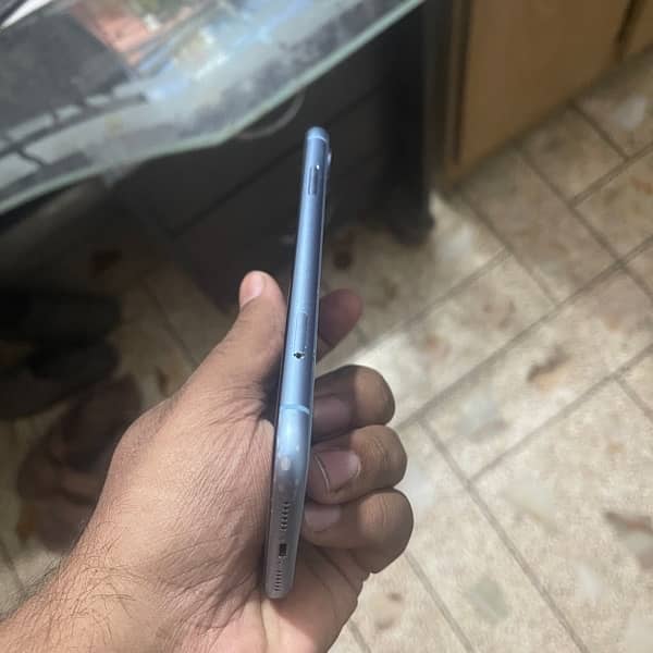 iphone Xr 128gb pta Approve 3