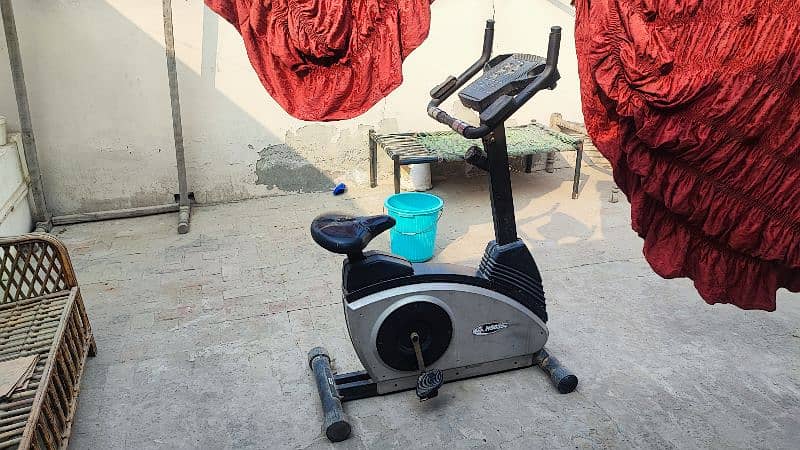 cycling exercise machine. For gym and home. 0