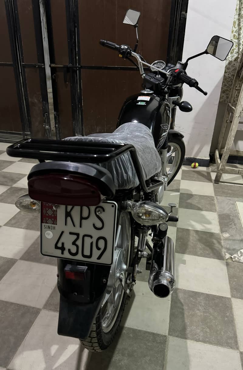 Suzuki GS 150 2022 only 2948kms zero miter condition 1