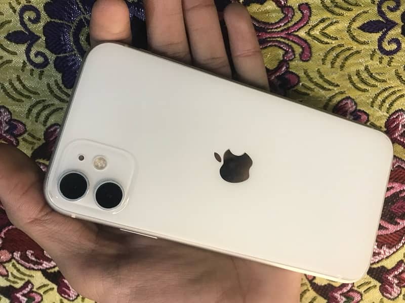 iPhone 11 non pta 10/10 condition 64 gb 1