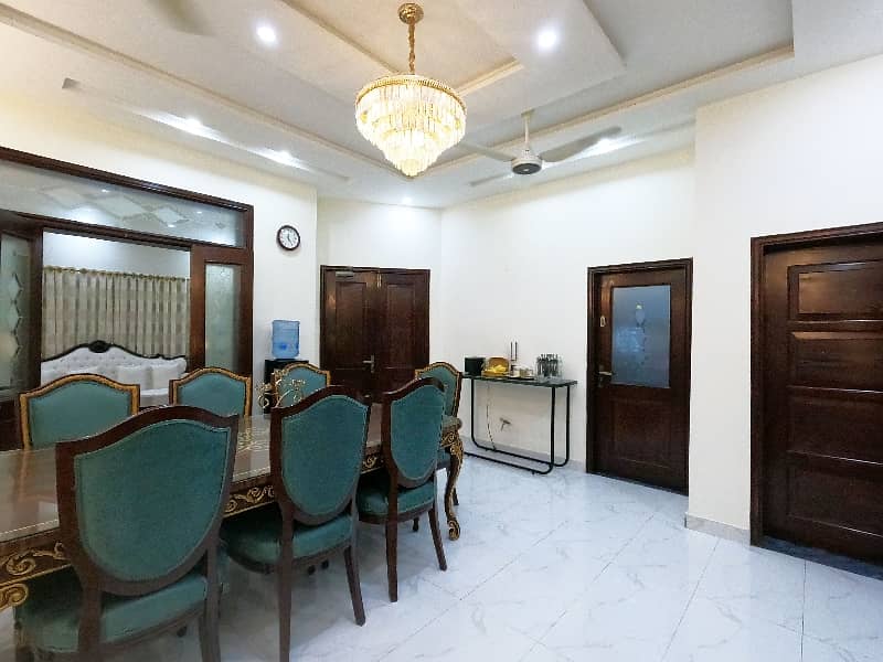 Your Dream Fully Furnished 10 Marla House Is Available In Wapda Town Phase 1 - Block J2 12