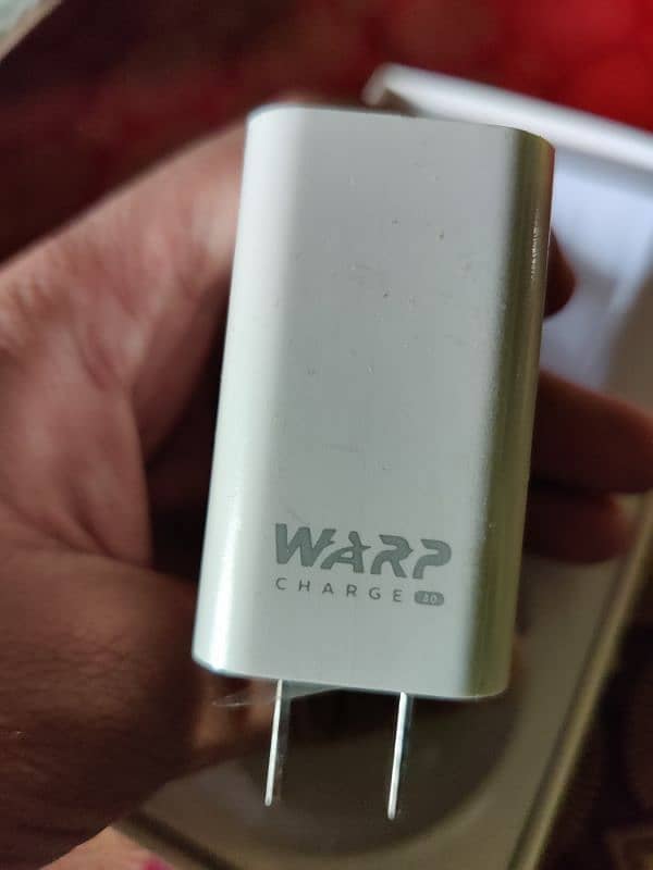 OnePlus 33w warp charger 1