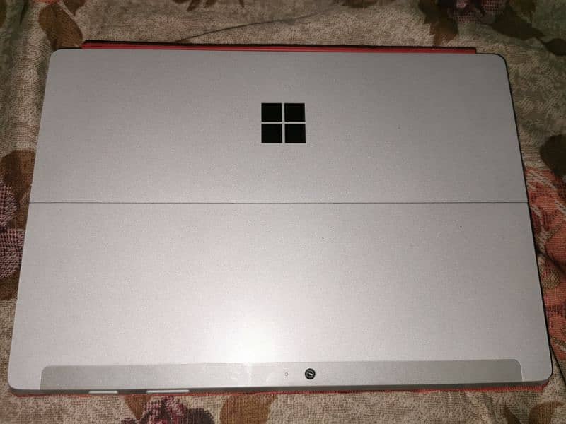 Microsoft 7th gen 4Gb 128Gb 8