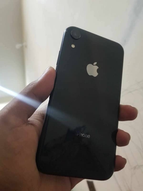 iphone XR 64gb jv 2 month sim time available 0