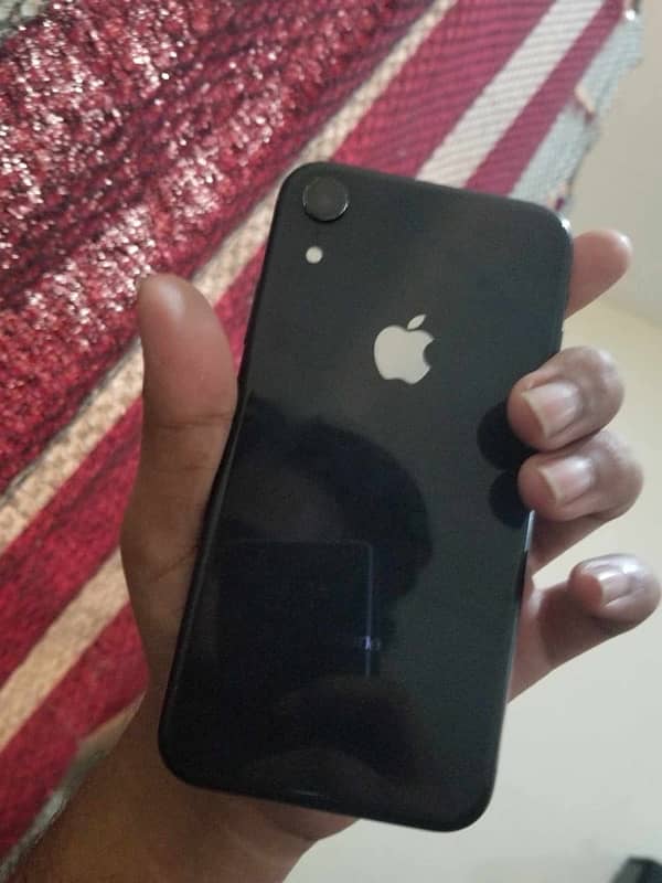 iphone XR 64gb jv 2 month sim time available 4