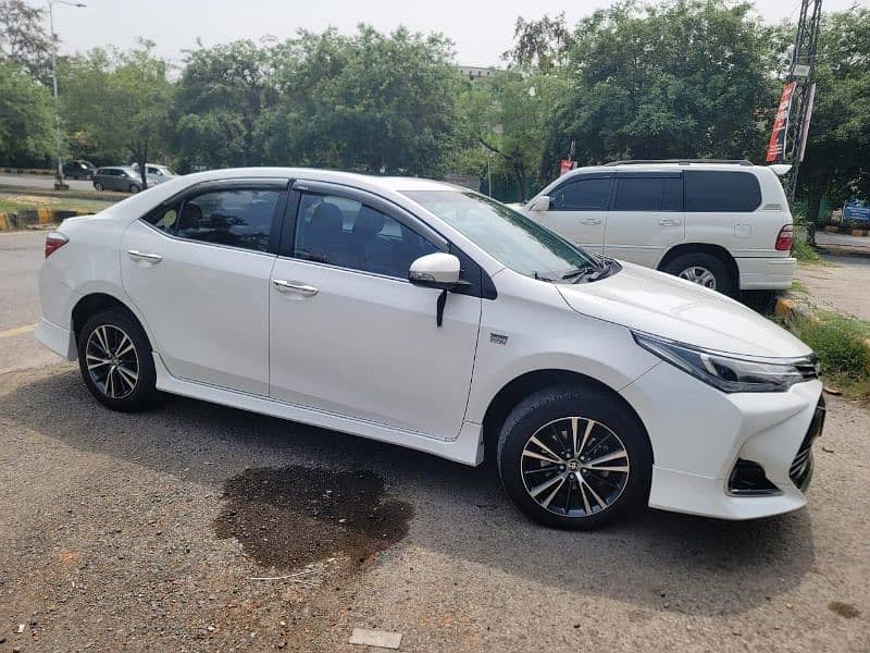 Toyota Altis Grande 2021 1