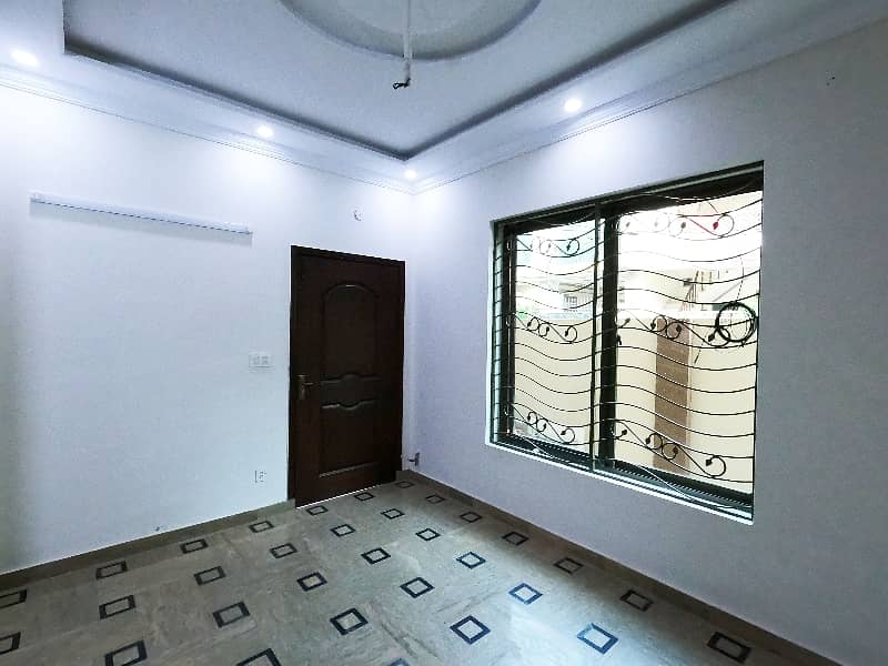 Wapda Town Phase 1 - Block G3 House Sized 5 Marla Is Available 7