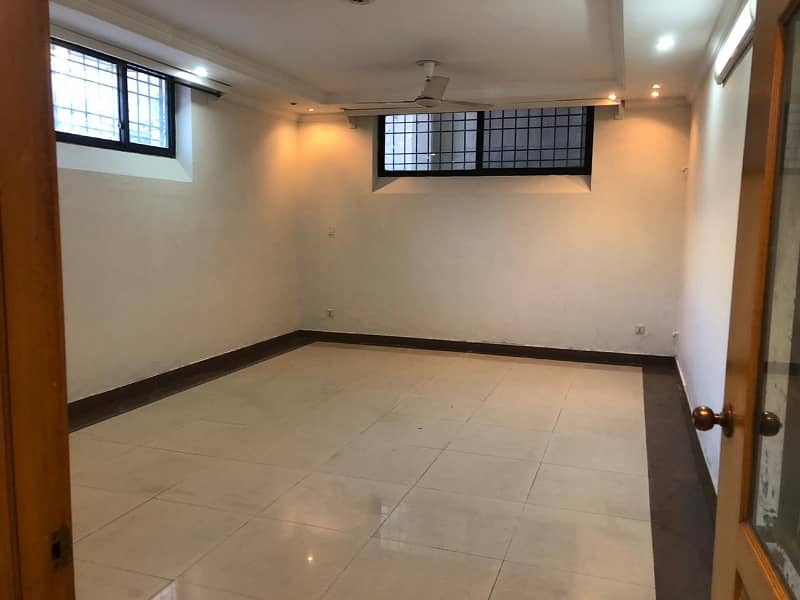 14marla upper portion for rent available 2