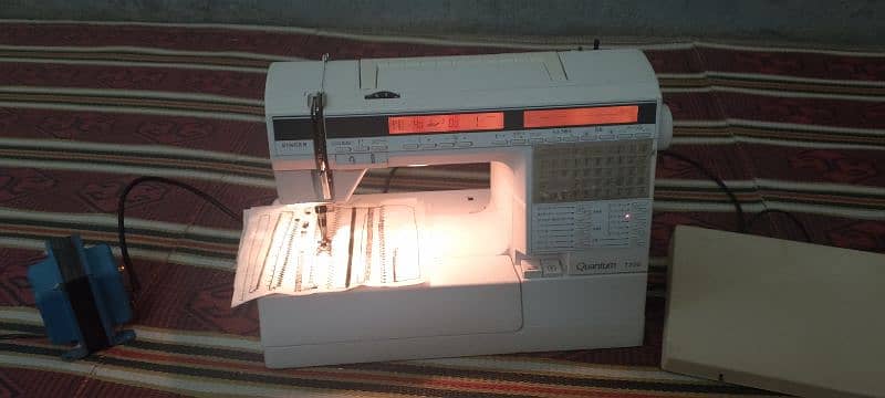 Japani Singer sewing machine for sale in 10/10 condition. 1