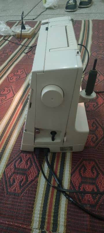 Japani Singer sewing machine for sale in 10/10 condition. 5