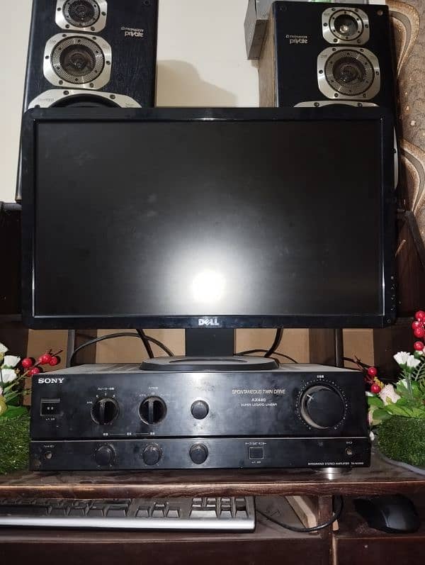 CPU, LCD, Speakers & TABLE for sale 4