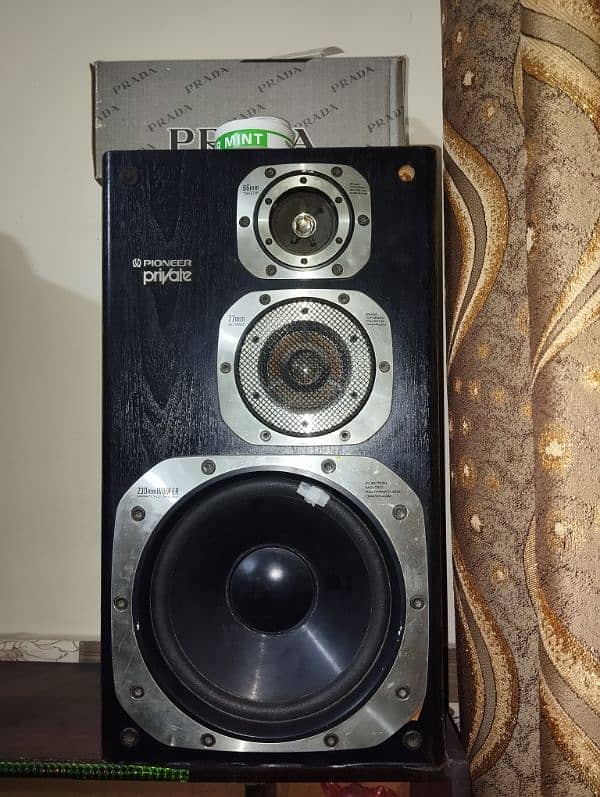 CPU, LCD, Speakers & TABLE for sale 6