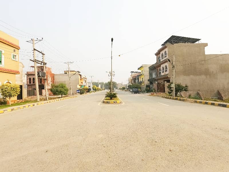 Looking For A Prime Location Residential Plot In Lahore 10