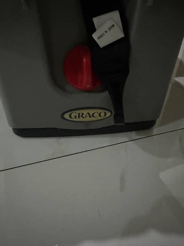 Graco Car Seat with Base 1