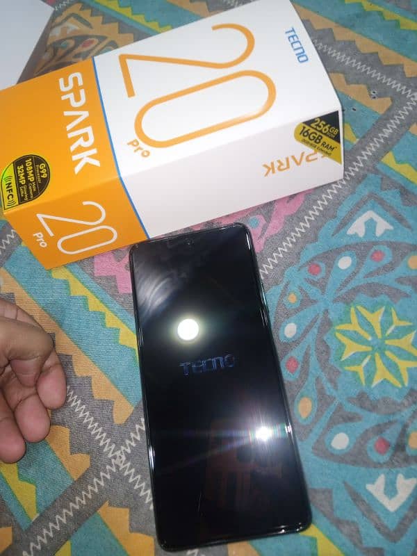 Tecno spark 20 pro 8+8/256gb 3