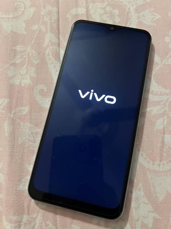 Vivo Y21 with its all accessories 1