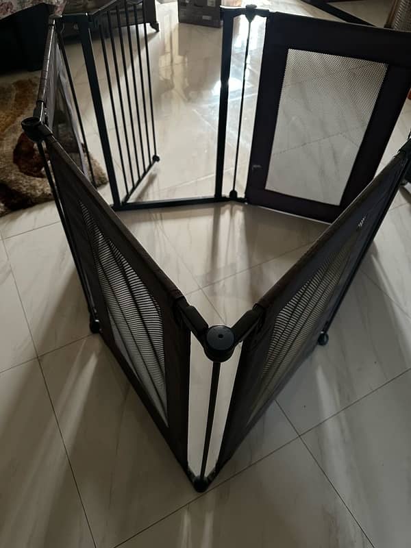 Lindam baby play pen made of Metal 6