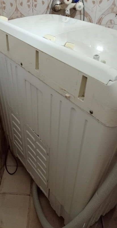 10 kg twin tap washing machine used. 4