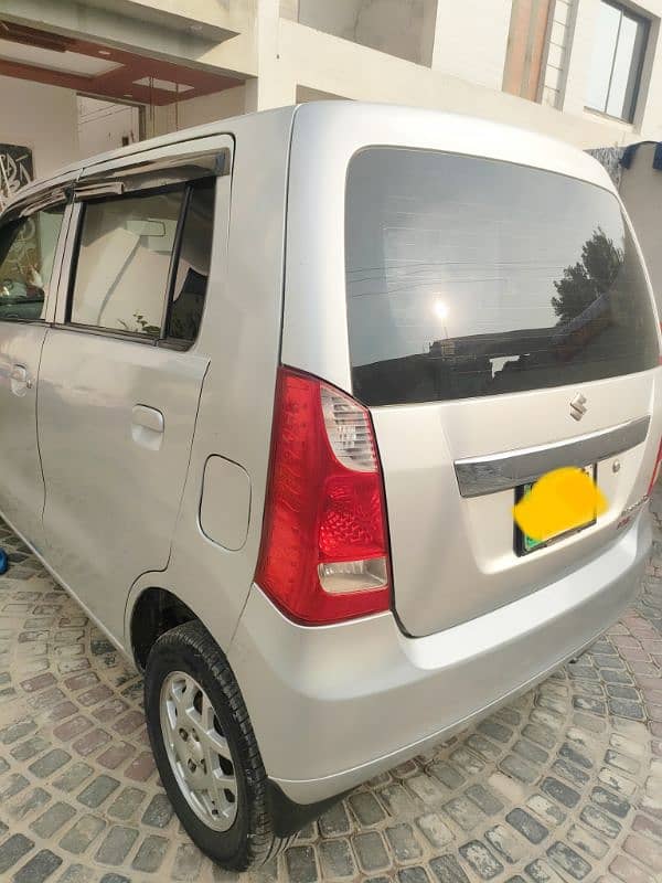 Suzuki Wagon R 2018 13