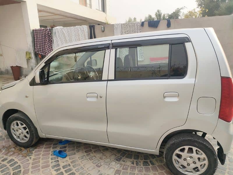 Suzuki Wagon R 2018 15