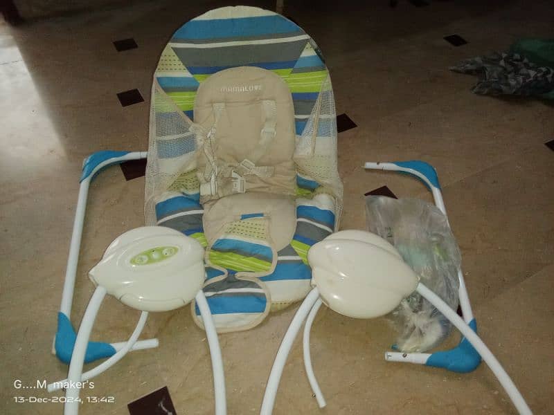 Electric baby swing 1